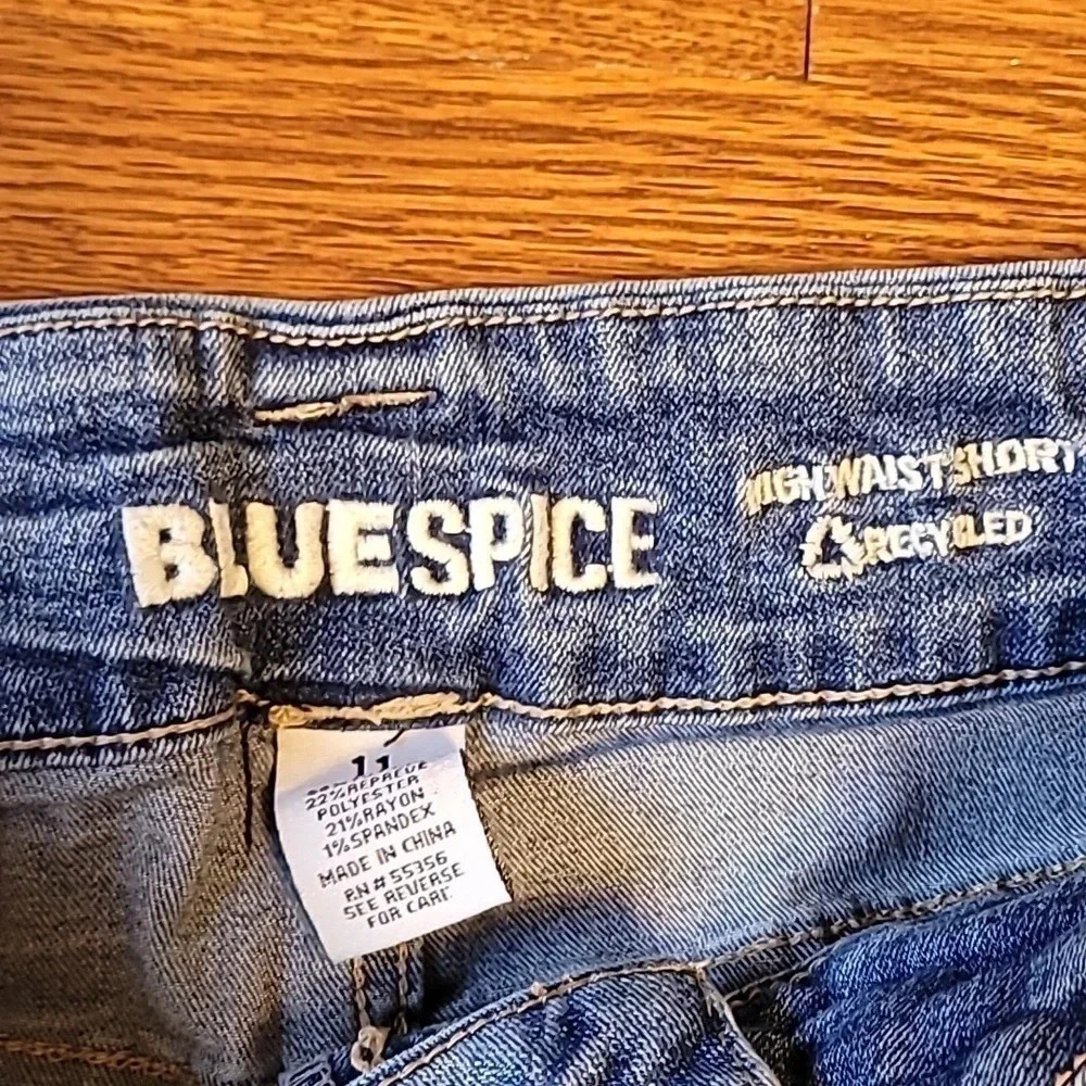 Double Button Jean Shorts - Picture 3 of 3
